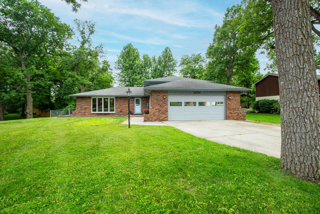 24445 W Lancelot Lane, Joliet, IL 60404