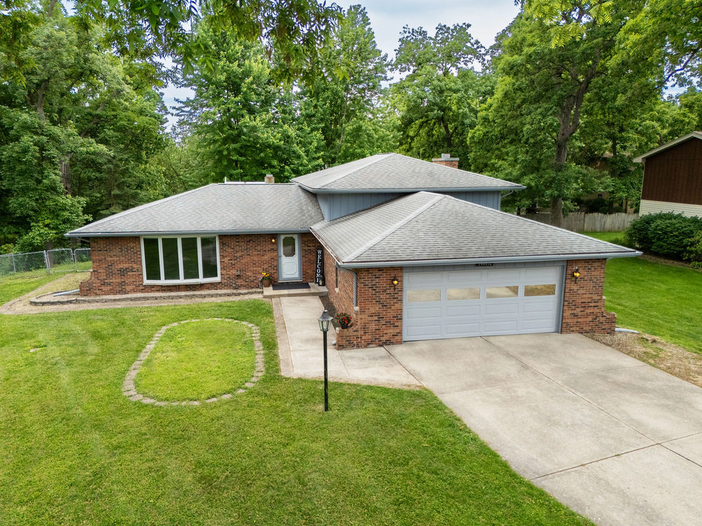 24445 W Lancelot Lane, Joliet, IL 60404