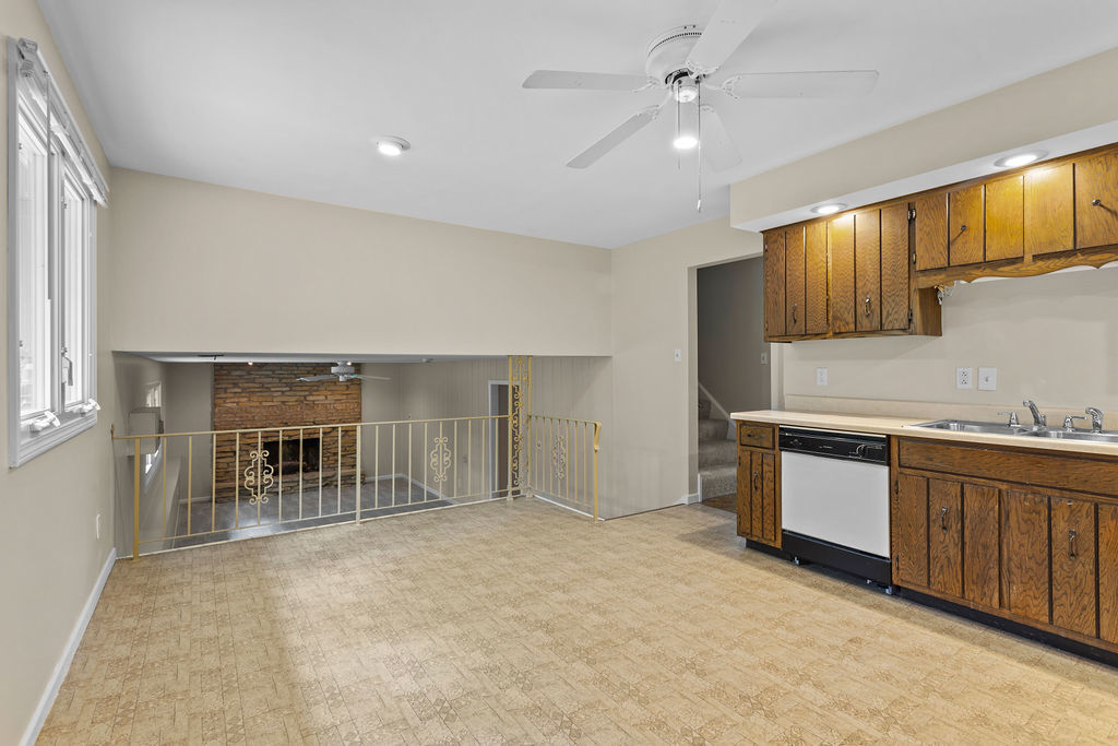 24445 W Lancelot Lane, Joliet, IL 60404