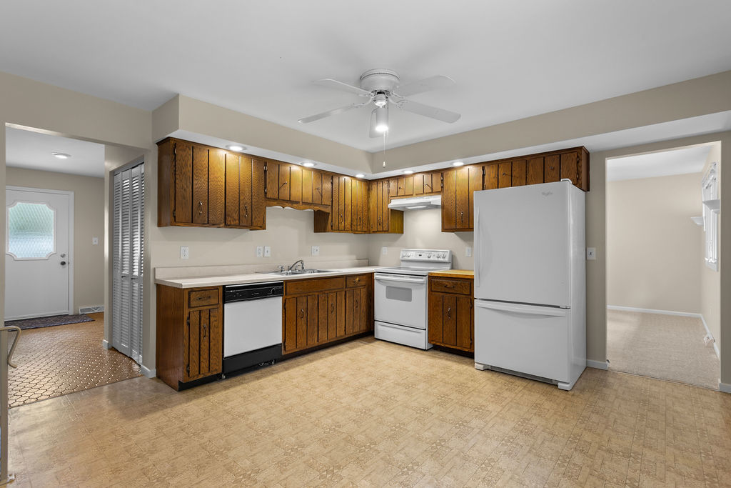 24445 W Lancelot Lane, Joliet, IL 60404