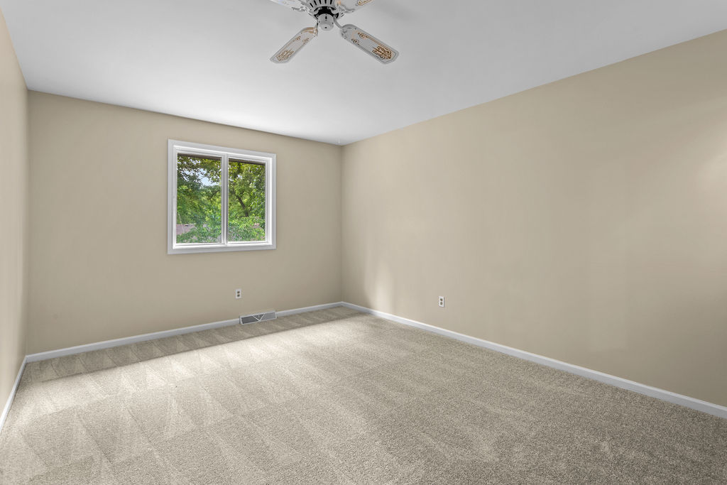 24445 W Lancelot Lane, Joliet, IL 60404