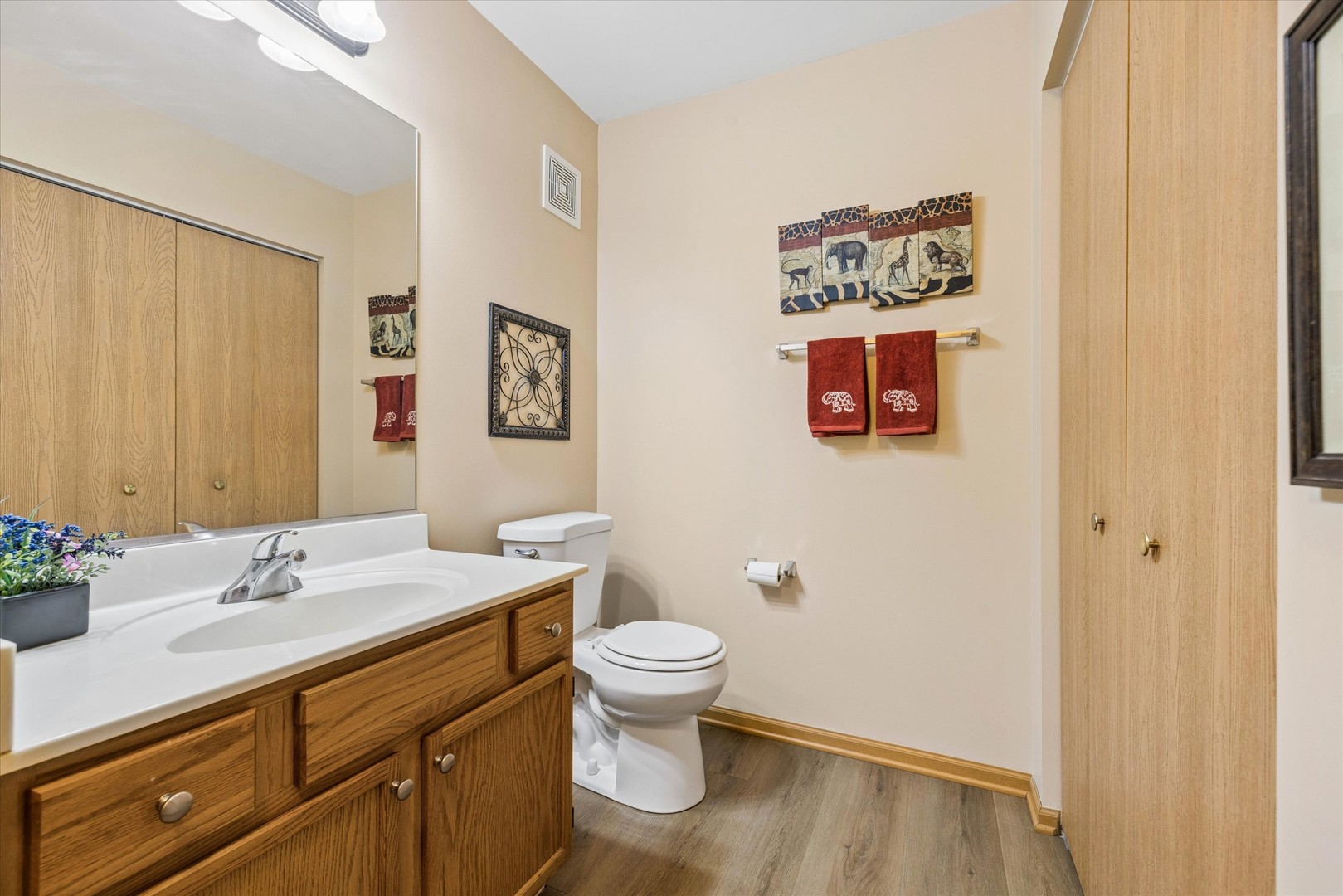 605 Barrington Avenue #332, East Dundee, IL 60118