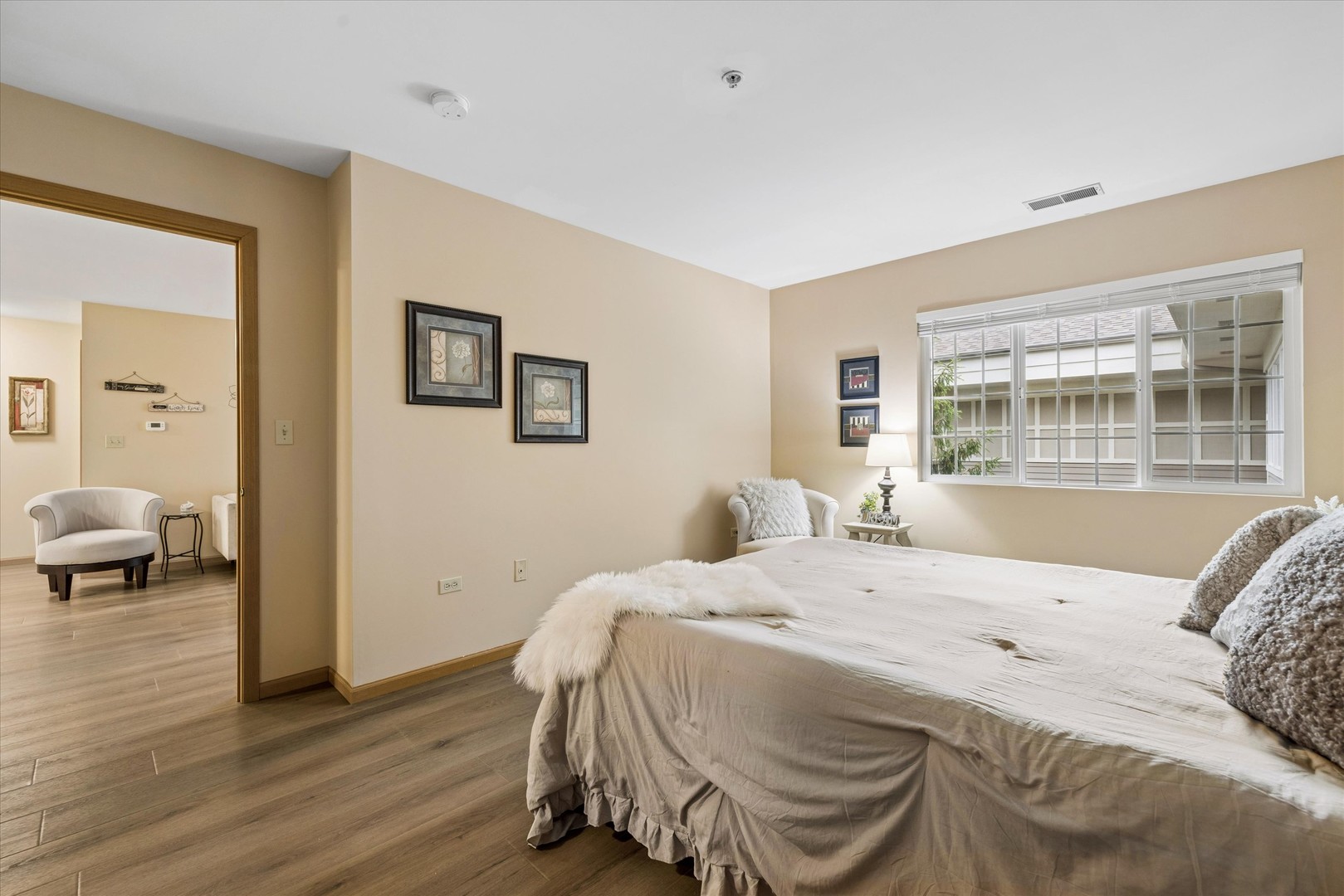 605 Barrington Avenue #332, East Dundee, IL 60118