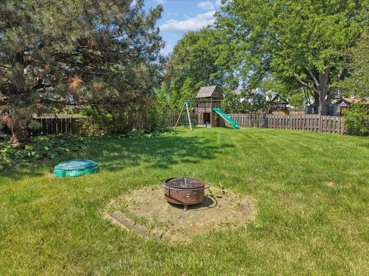 2749 Stuart Kaplan Drive, Aurora, IL 60503