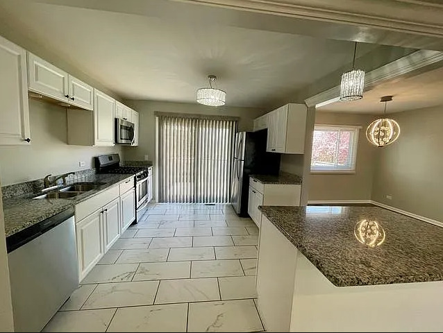 168 FARM GATE Lane, Bolingbrook, IL 60440