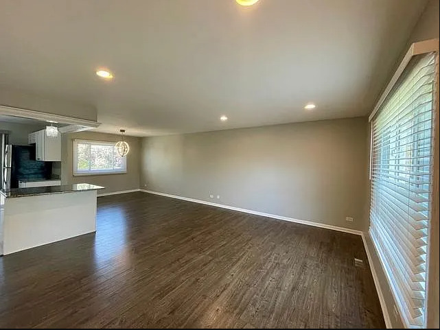 168 FARM GATE Lane, Bolingbrook, IL 60440