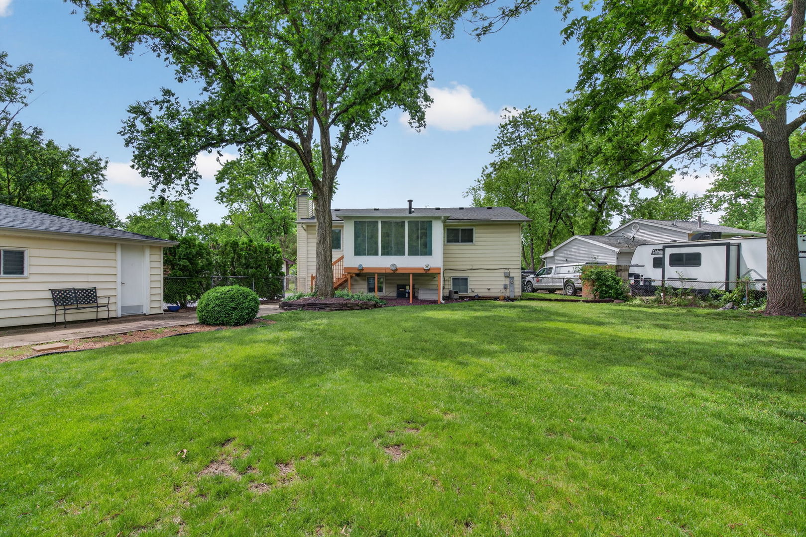 100 Shady Lane, Bolingbrook, IL 60440