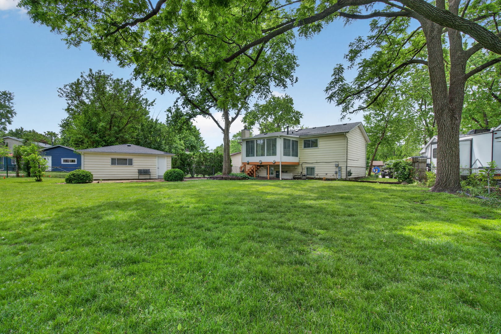 100 Shady Lane, Bolingbrook, IL 60440
