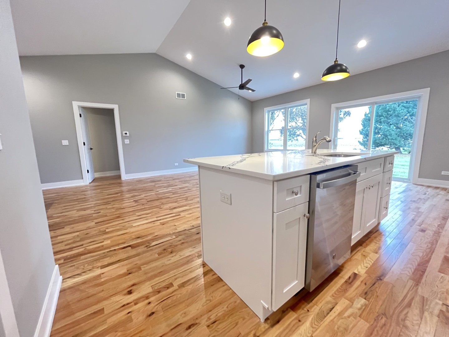 516 COBBLESTONE Circle, Harvard, IL 60033