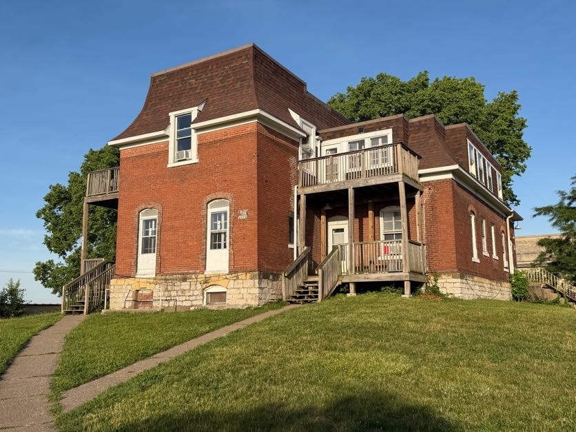 620/26 N Perry Street, Davenport, IA 52803