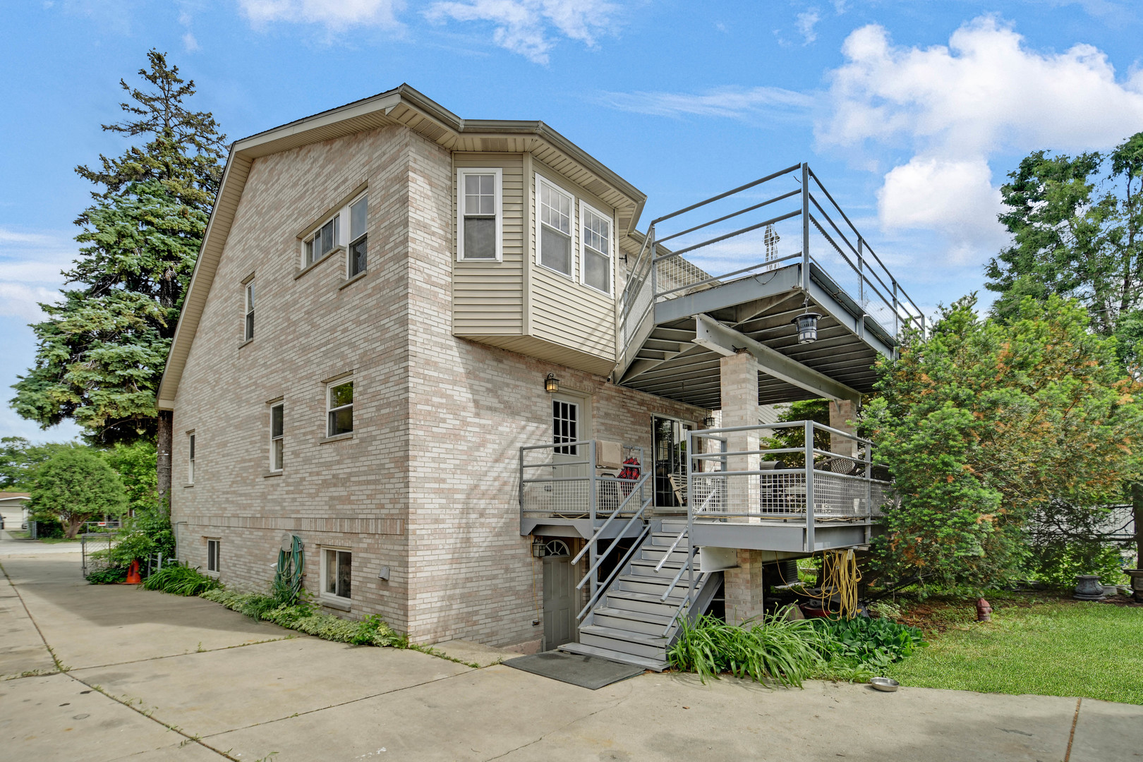 4820 S Lotus Avenue, Chicago, IL 60638