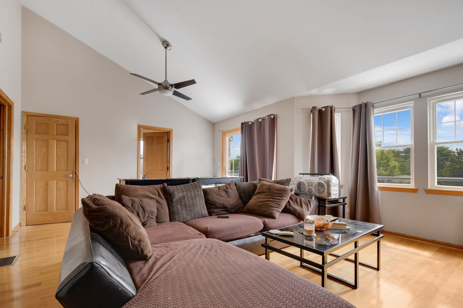4820 S Lotus Avenue, Chicago, IL 60638