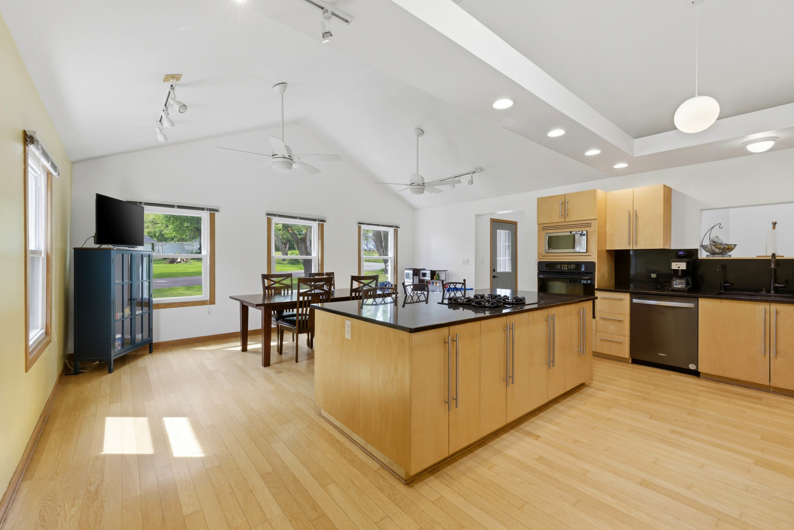 37883 N Watts Avenue, Spring Grove, IL 60081