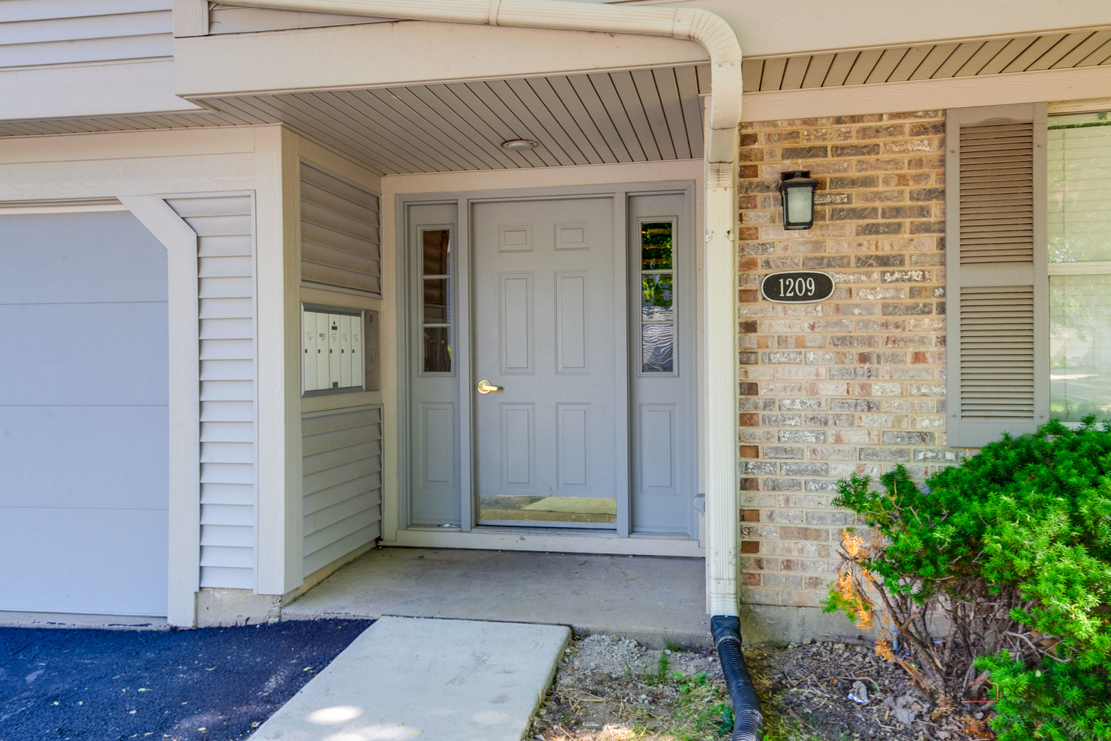 1209 BRADWELL Lane #E, Mundelein, IL 60060