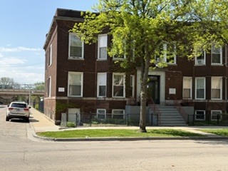 2833 W Walnut Street, Chicago, IL 60612