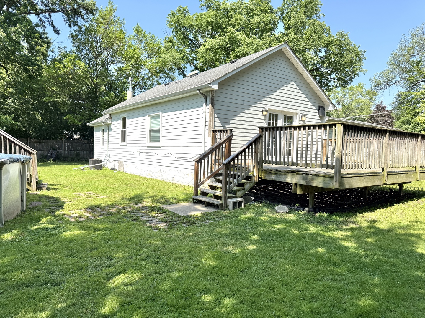 8400 S 84th Court, Hickory Hills, IL 60457