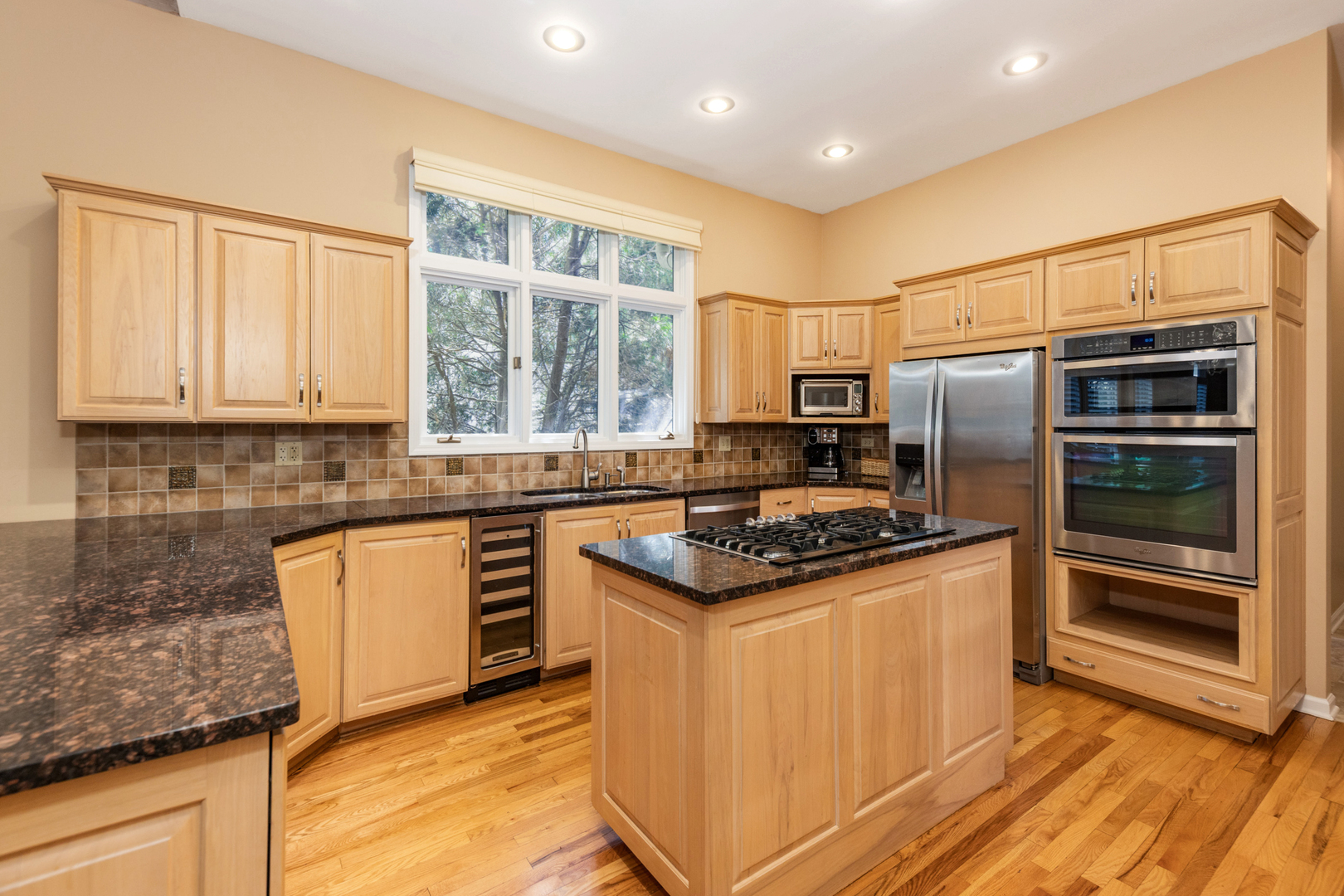 1437 Ambleside Circle, Naperville, IL 60540