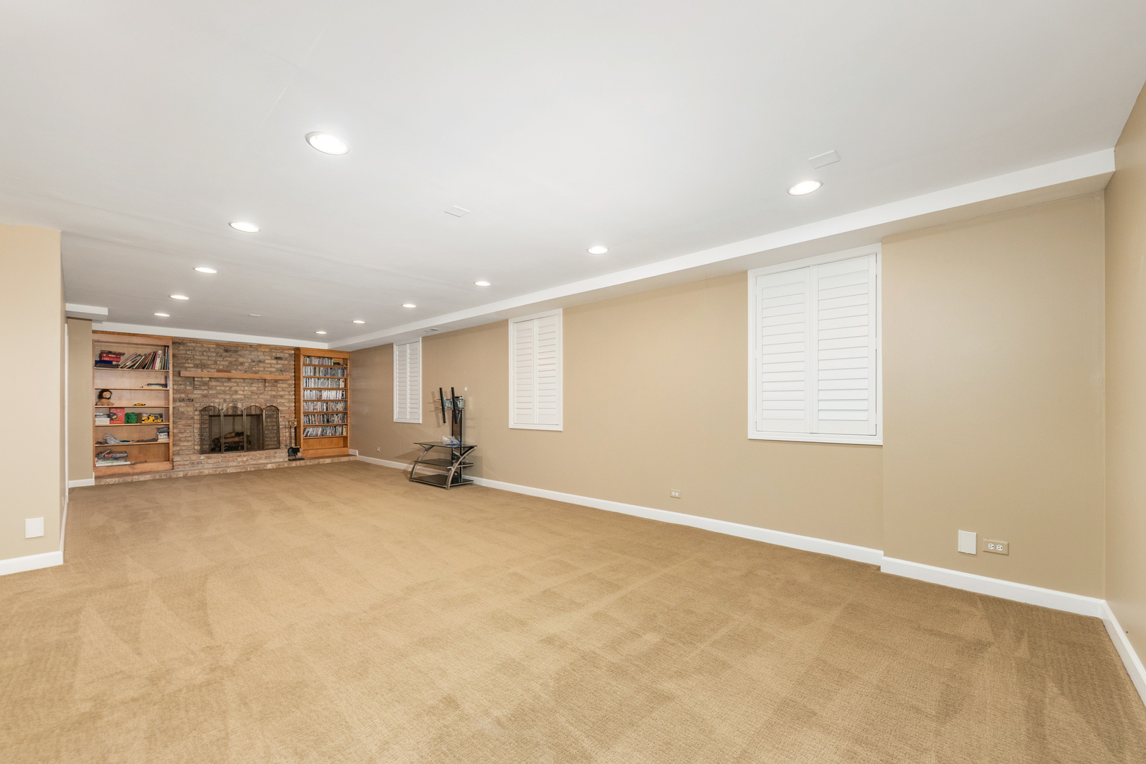1437 Ambleside Circle, Naperville, IL 60540