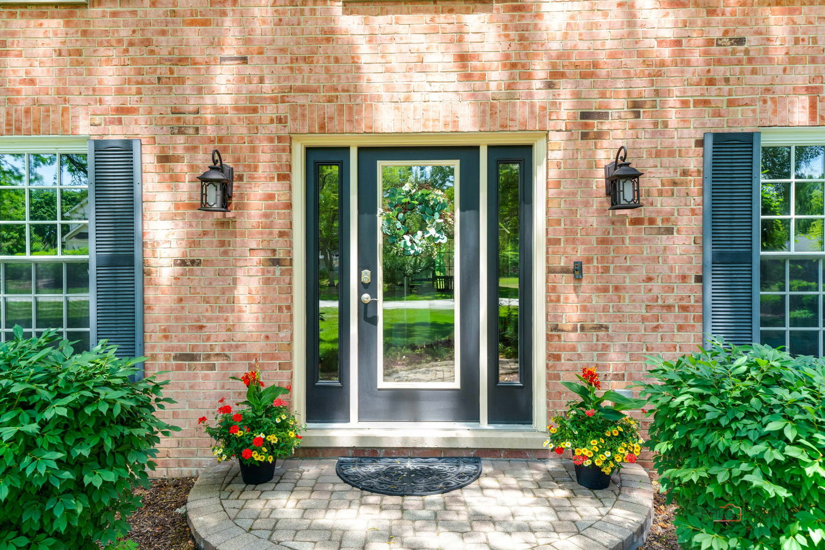 126 Schooner Lane, Lake Barrington, IL 60010