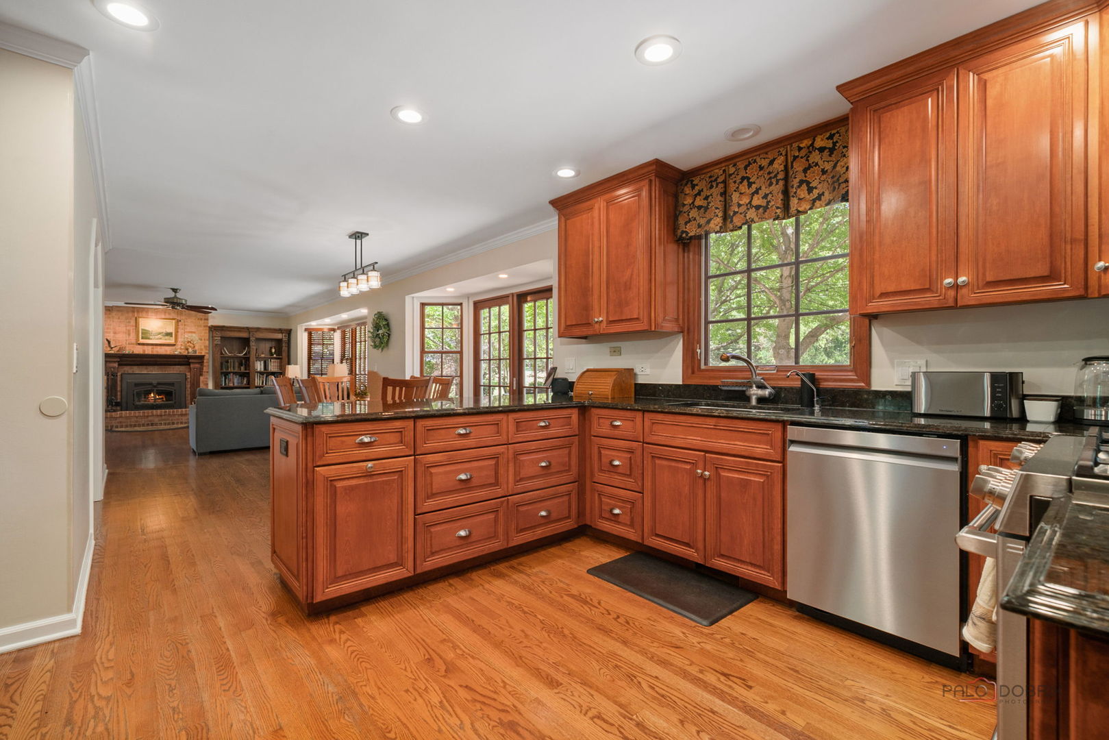 126 Schooner Lane, Lake Barrington, IL 60010