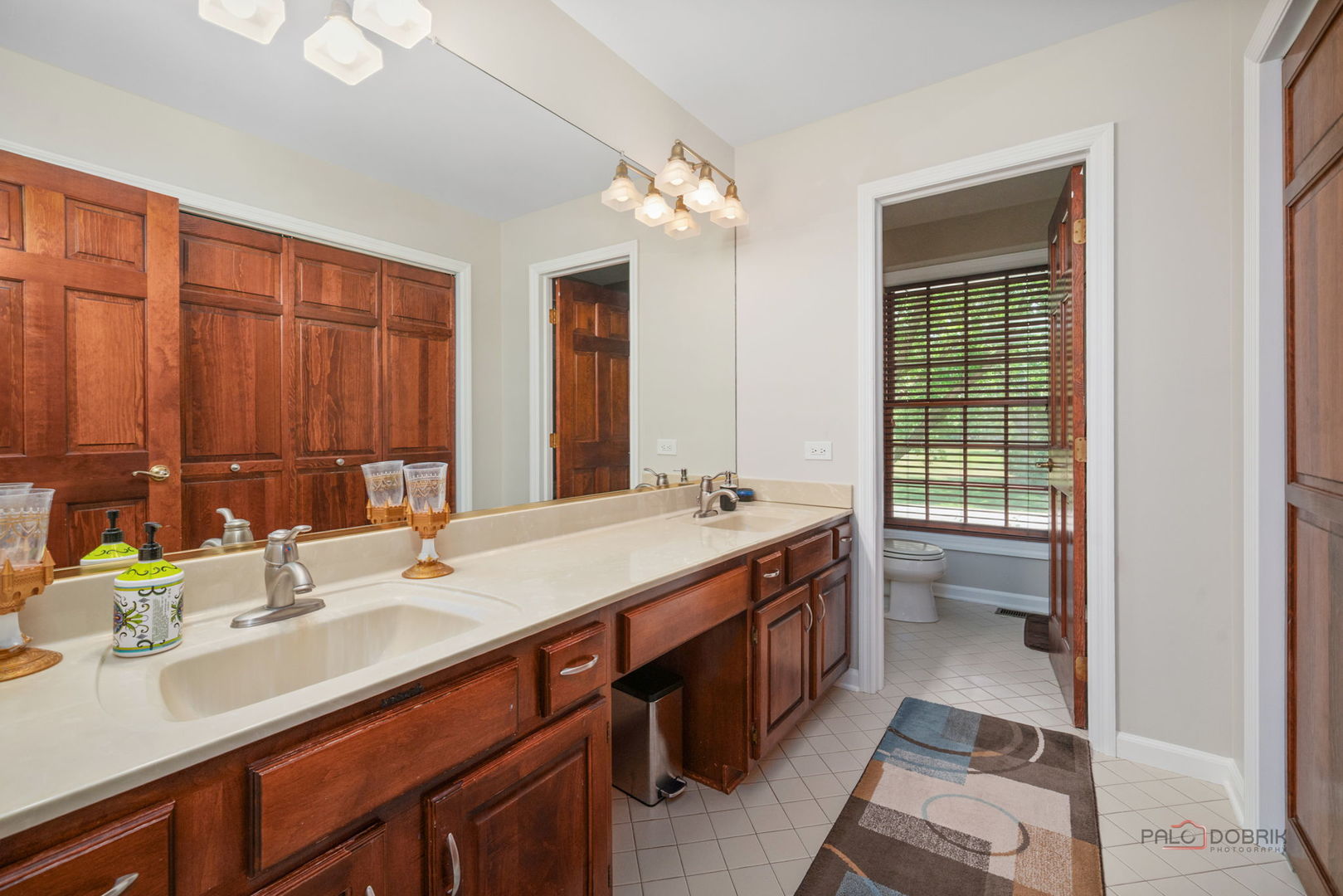 126 Schooner Lane, Lake Barrington, IL 60010