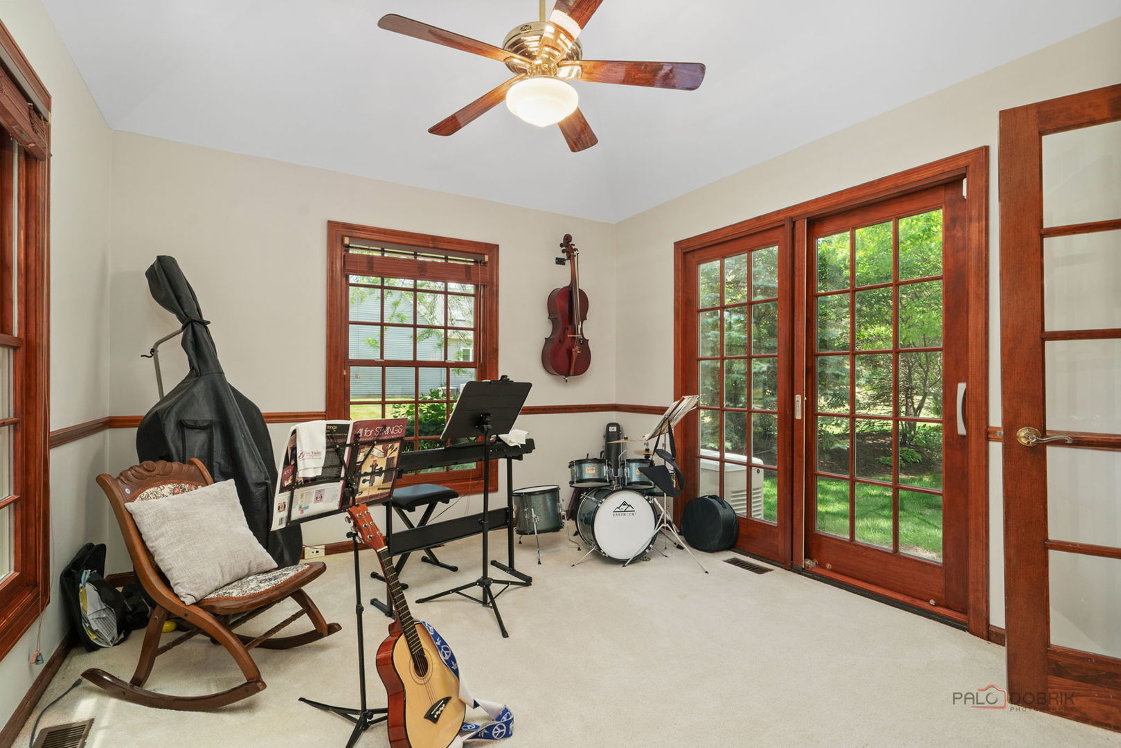 126 Schooner Lane, Lake Barrington, IL 60010