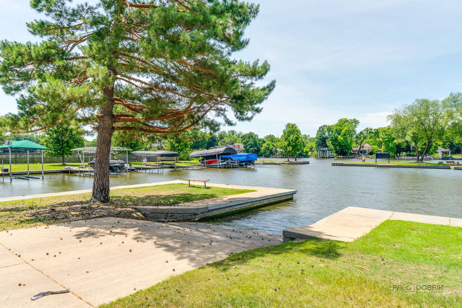 126 Schooner Lane, Lake Barrington, IL 60010