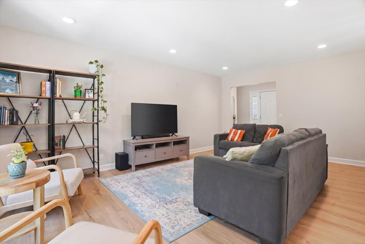 1109 Whitman Place, Vernon Hills, IL 60061