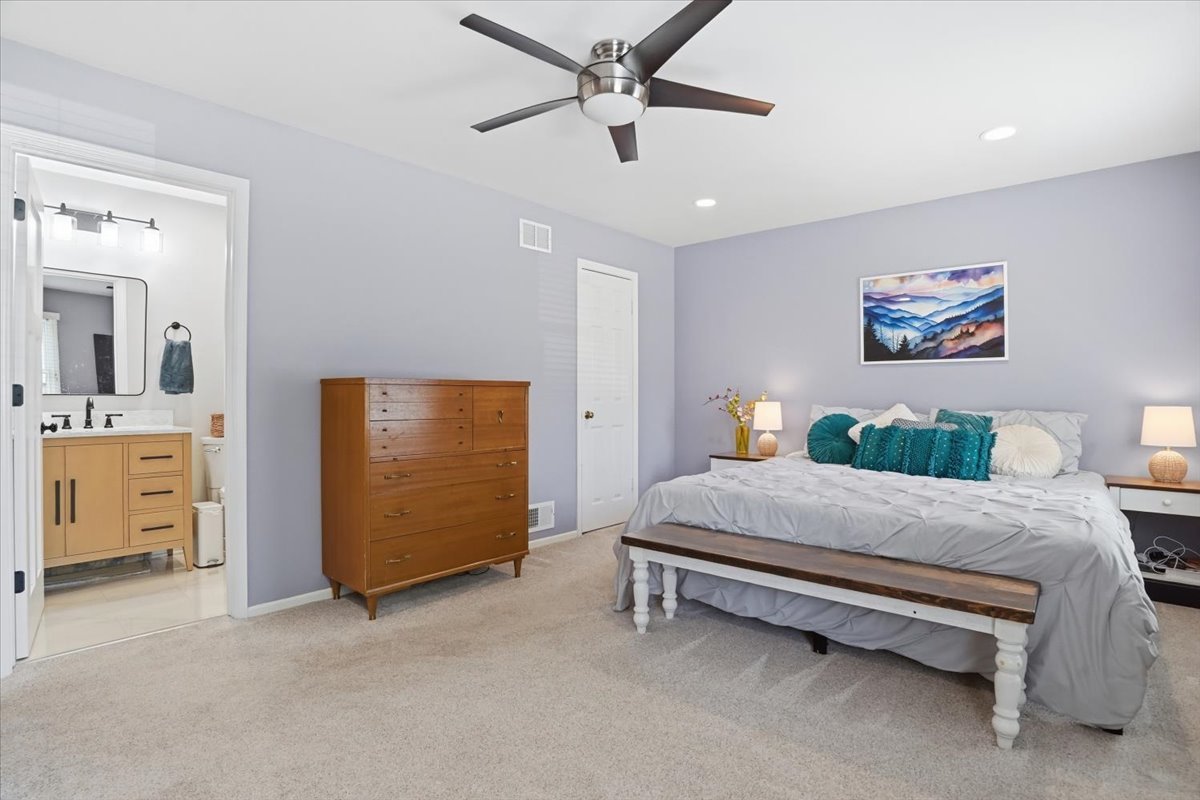1109 Whitman Place, Vernon Hills, IL 60061