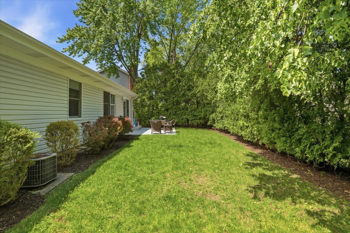 1109 Whitman Place, Vernon Hills, IL 60061