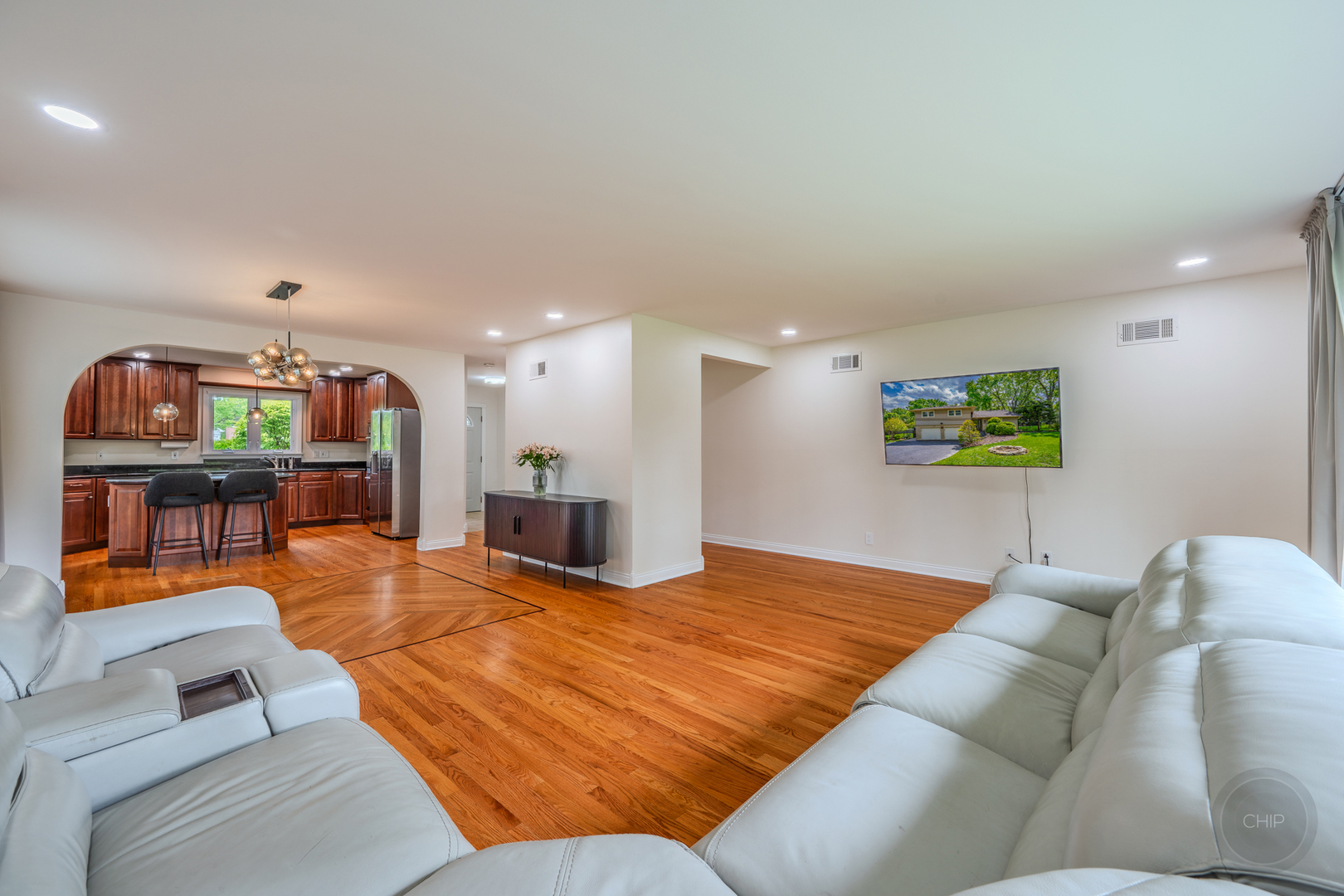 10S220 Alan Road, Naperville, IL 60564