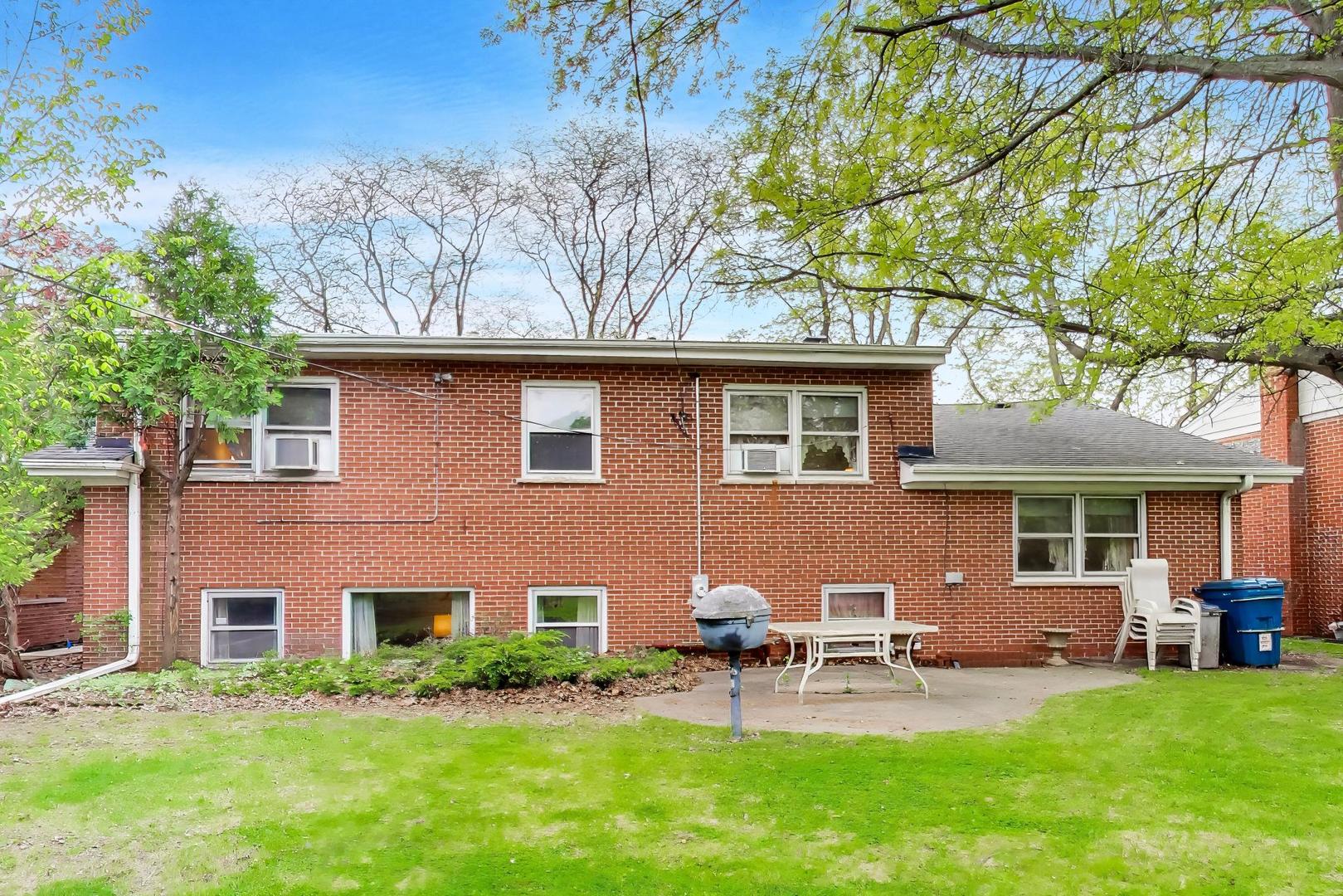 1430 Granville Avenue, Park Ridge, IL 60068