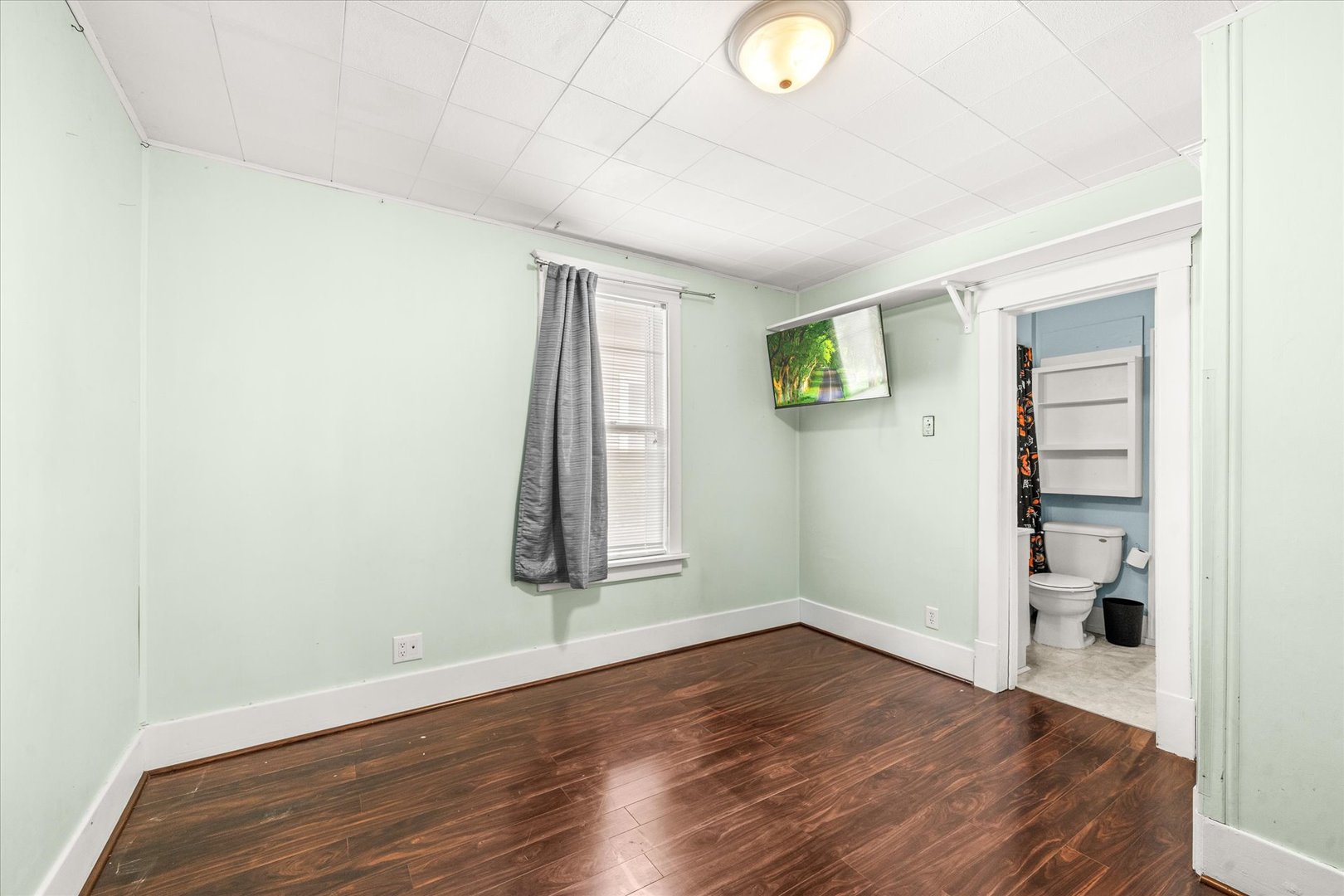 849 N 11th Street, DeKalb, IL 60115