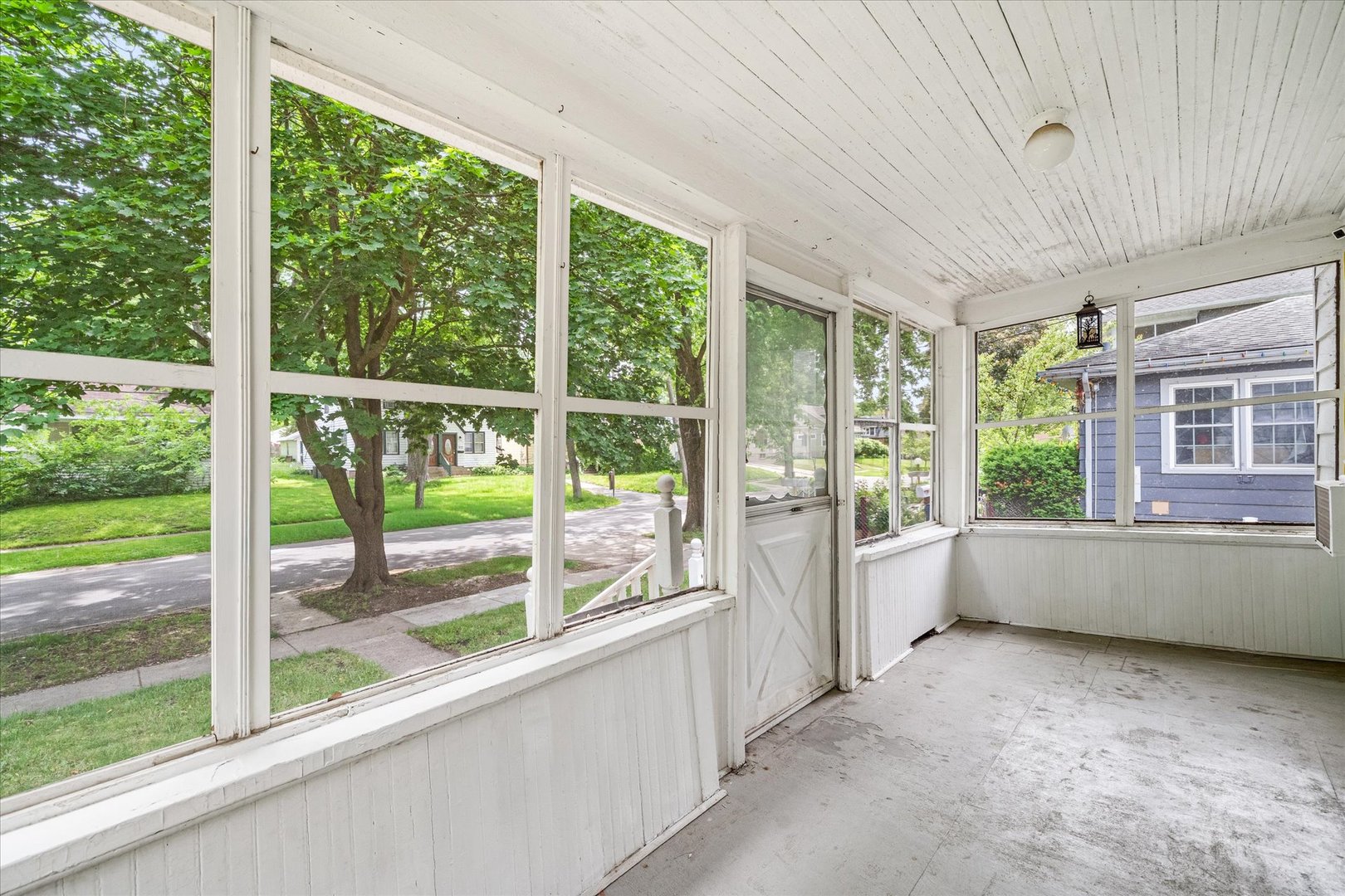 849 N 11th Street, DeKalb, IL 60115