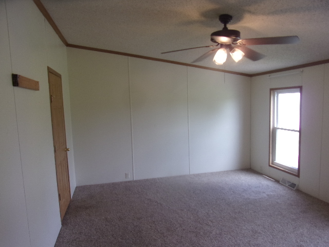 854 County Highway 12, Tower Hill, IL 62571