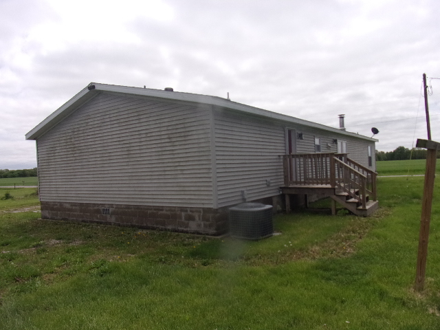 854 County Highway 12, Tower Hill, IL 62571