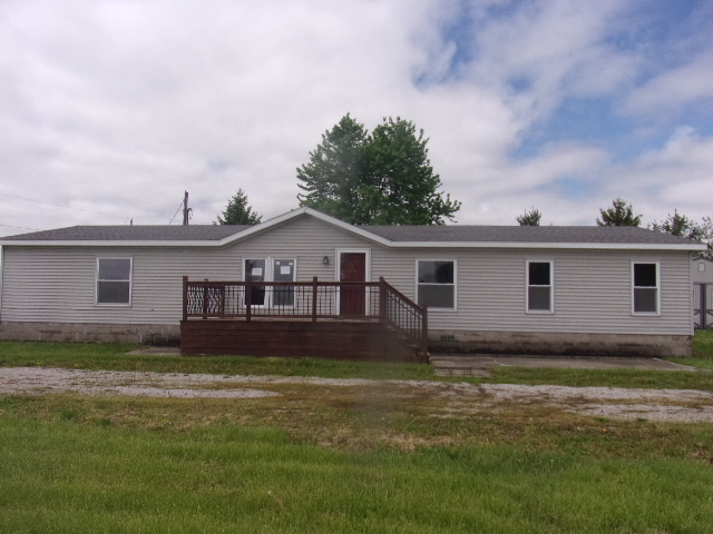 854 County Highway 12, Tower Hill, IL 62571