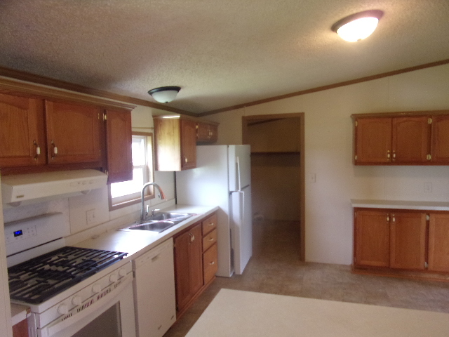 854 County Highway 12, Tower Hill, IL 62571