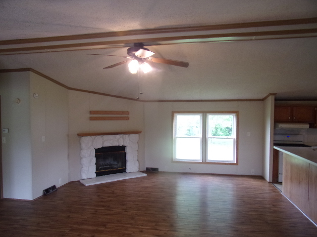 854 County Highway 12, Tower Hill, IL 62571