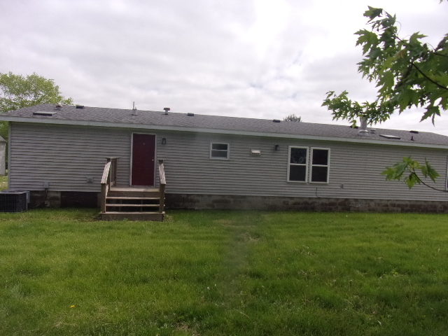 854 County Highway 12, Tower Hill, IL 62571