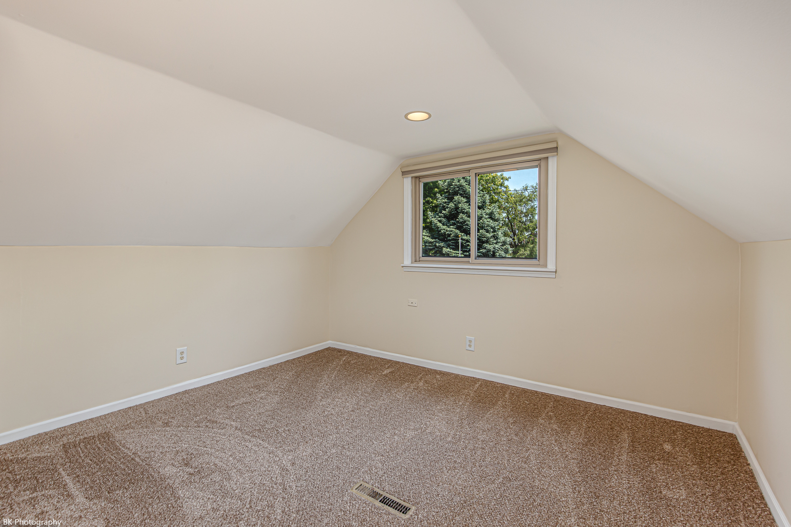 7049 W 91 Street, Bridgeview, IL 60455
