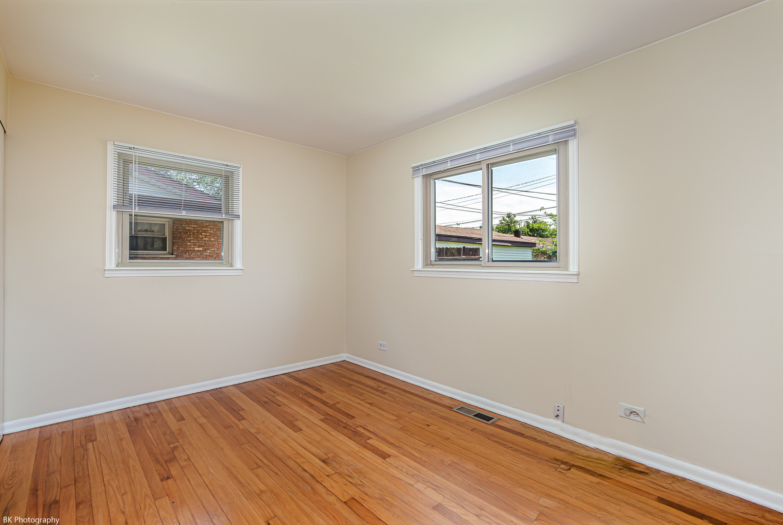 7049 W 91 Street, Bridgeview, IL 60455