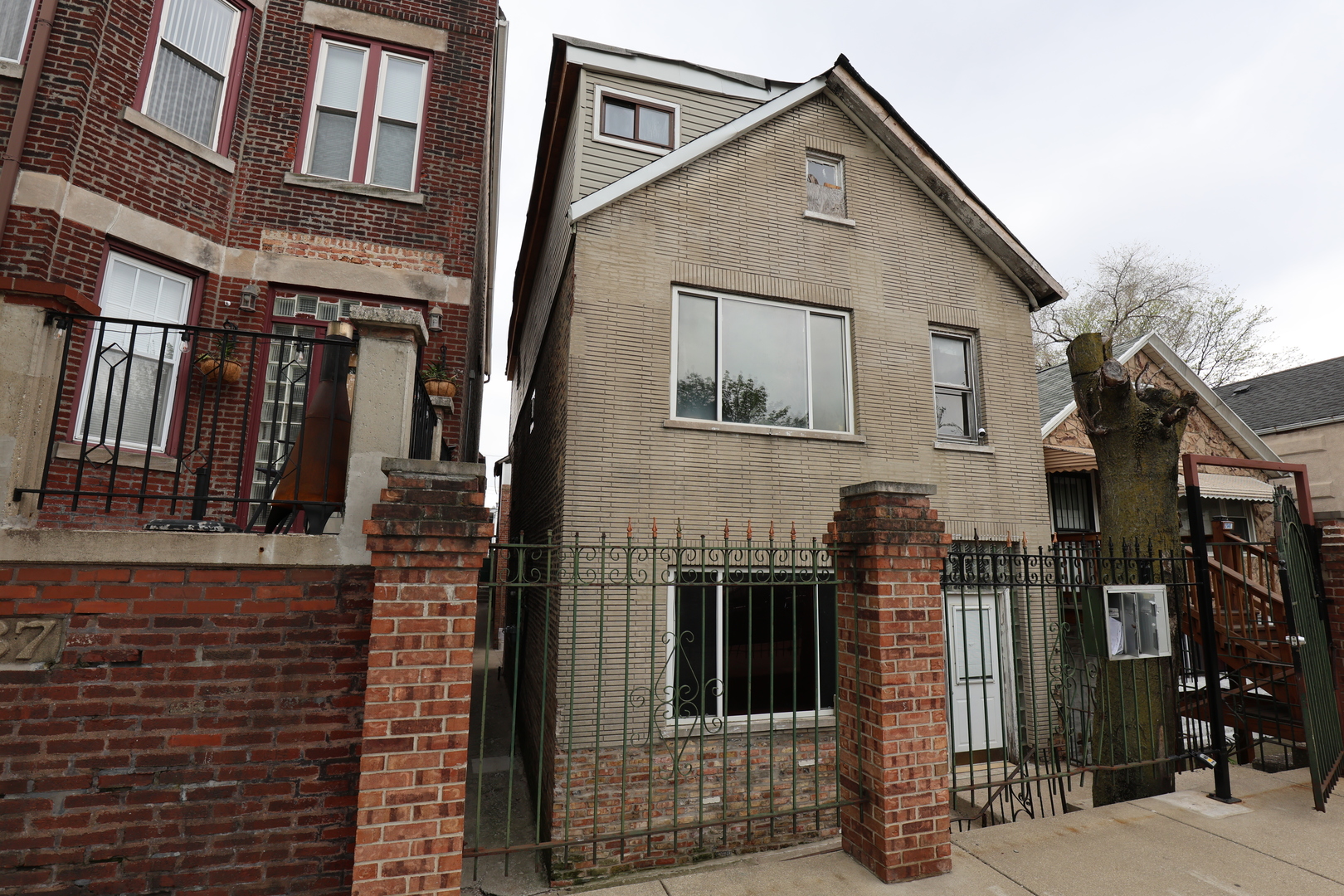 2039 W 18th Place, Chicago, IL 60608