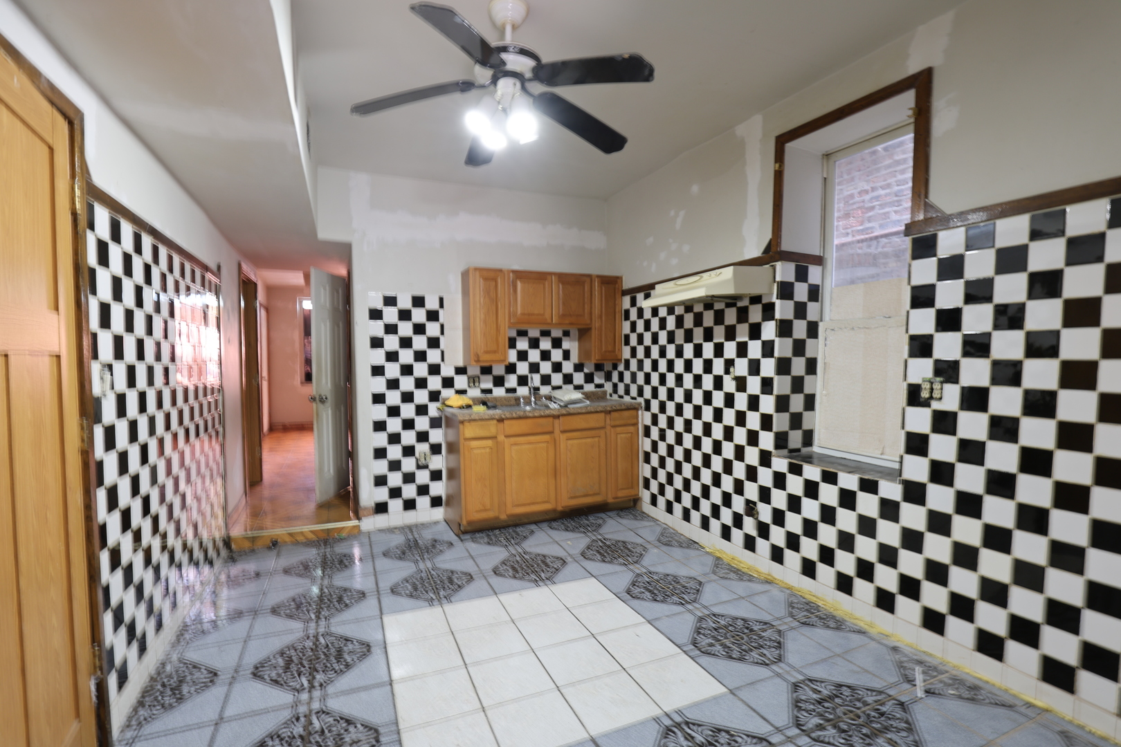 2039 W 18th Place, Chicago, IL 60608