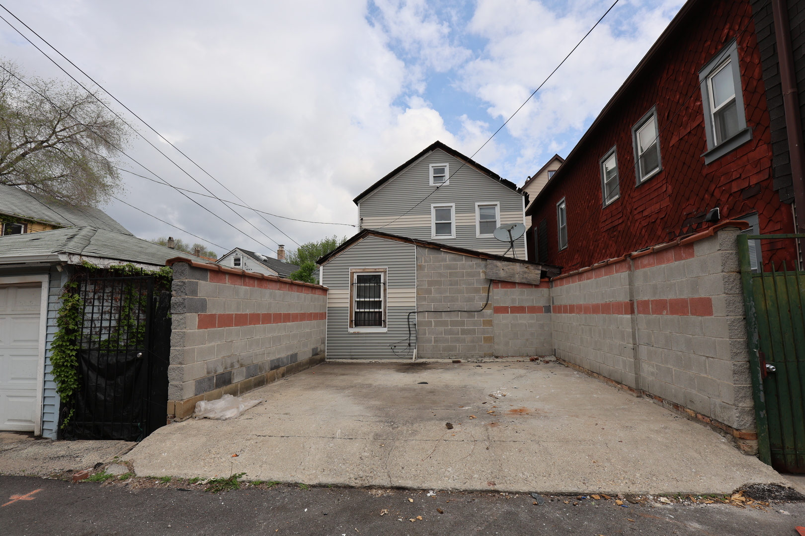 2039 W 18th Place, Chicago, IL 60608