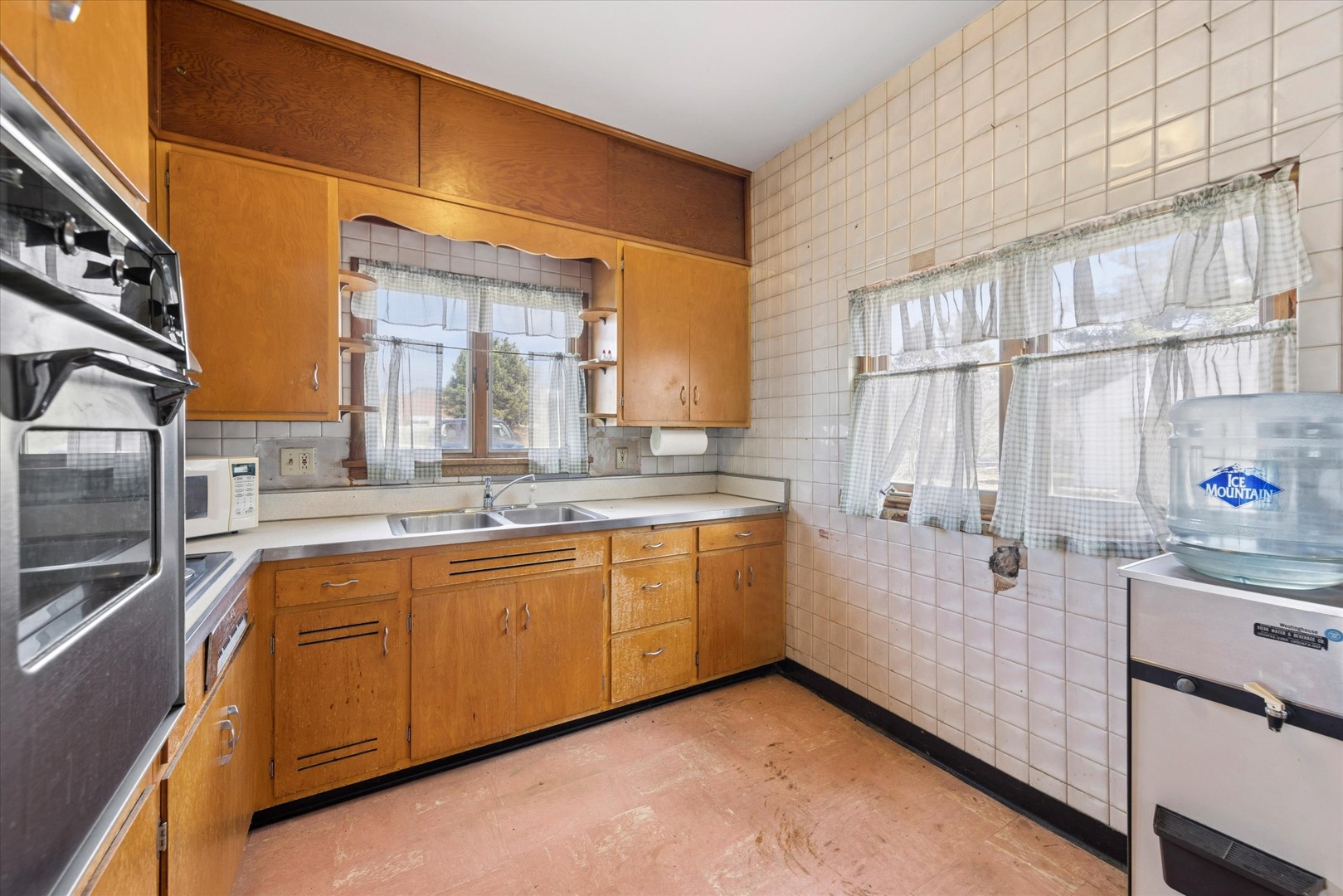 141 S Neltnor Boulevard, West Chicago, IL 60185