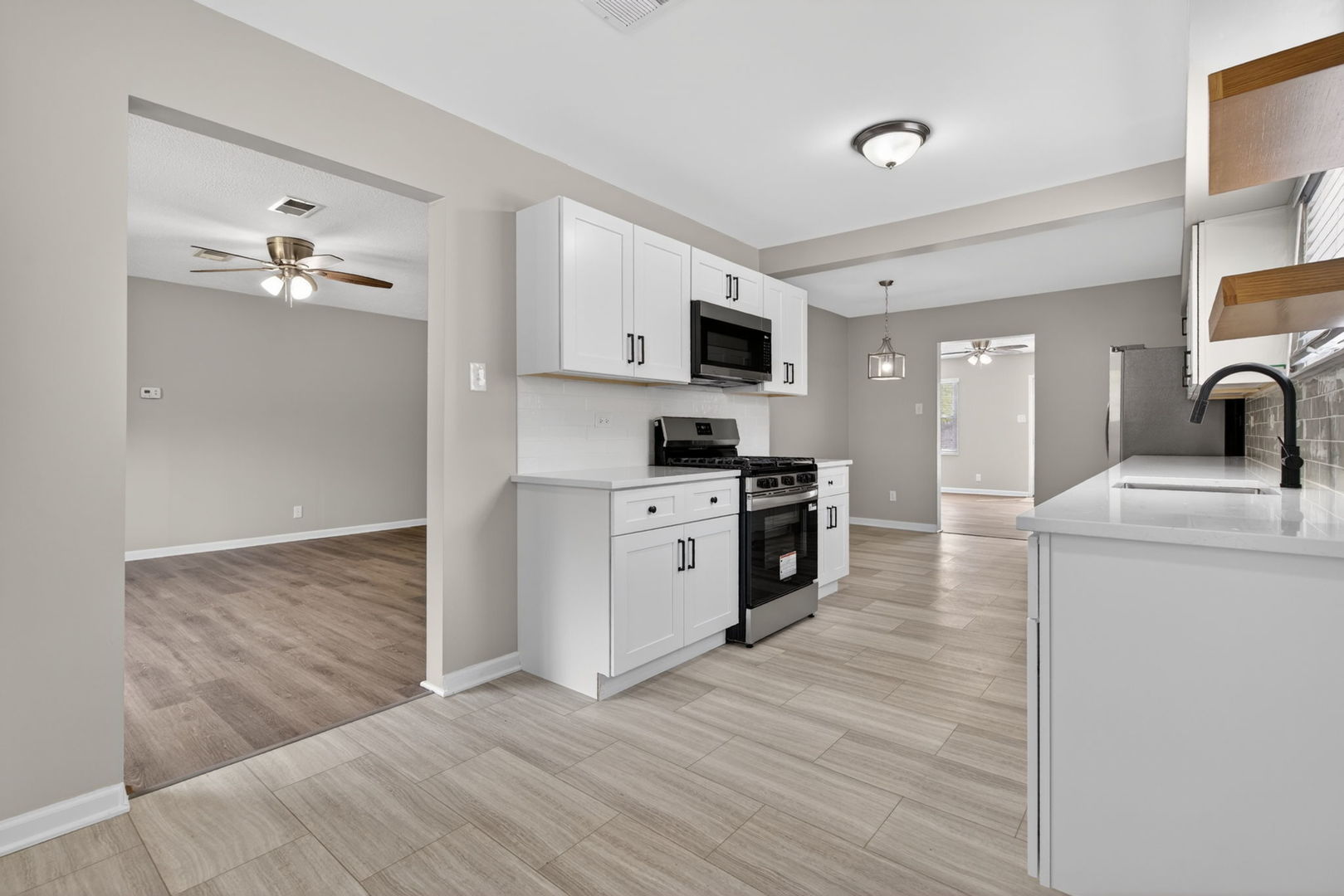 2559 Garden Court, Joliet, IL 60435
