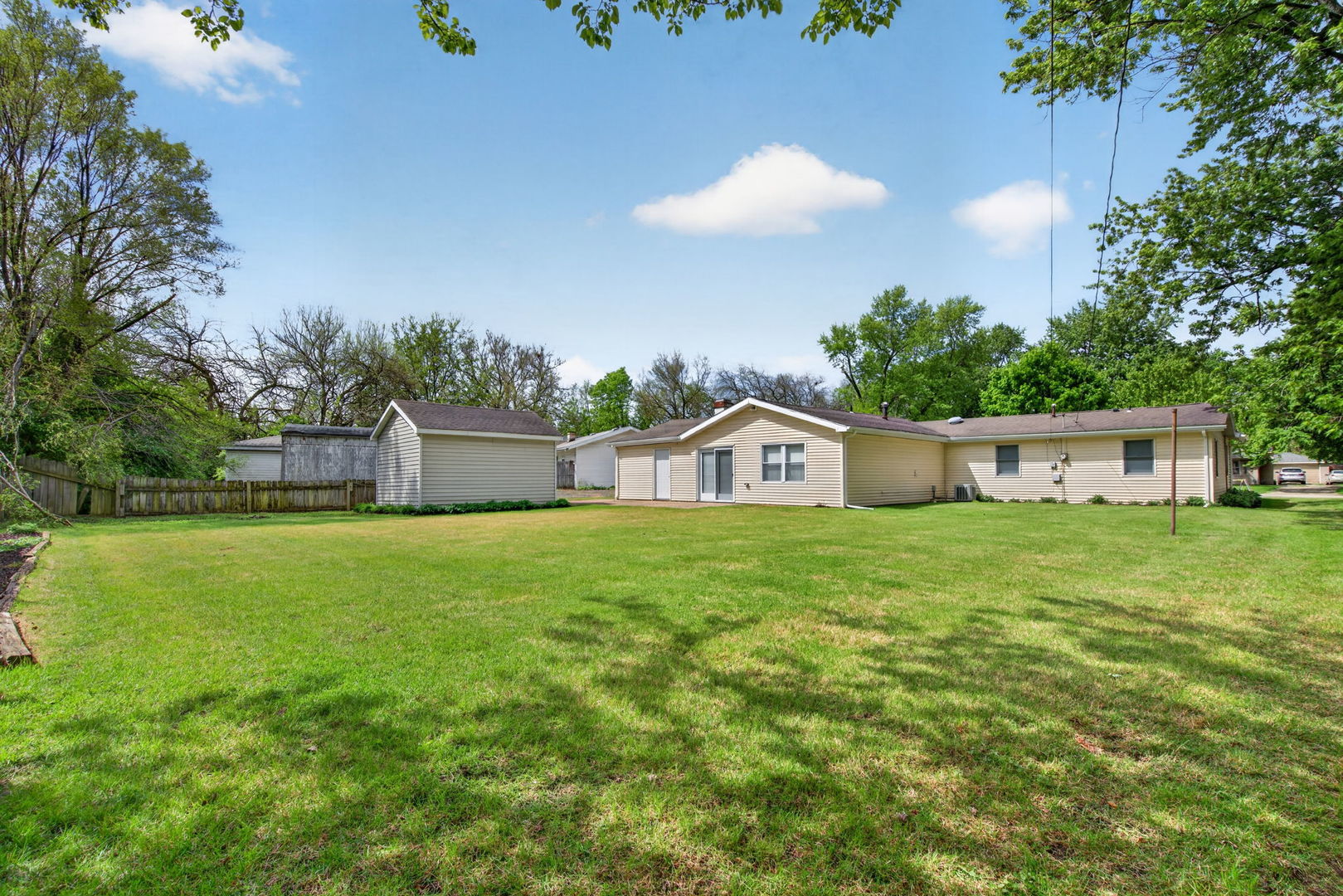 2559 Garden Court, Joliet, IL 60435