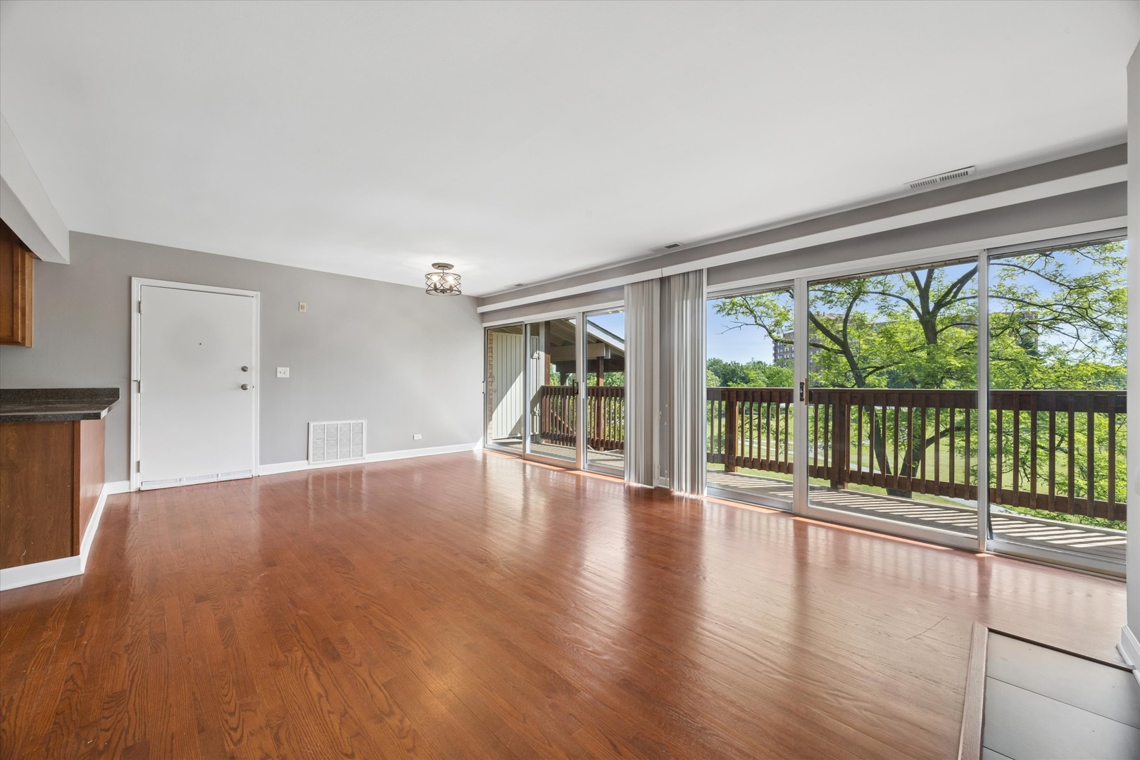 5852 Forest View Road #F, Lisle, IL 60532