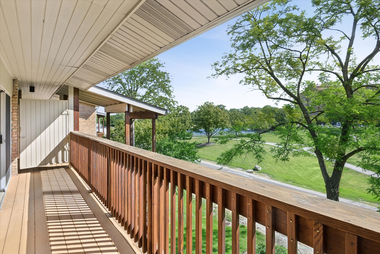 5852 Forest View Road #F, Lisle, IL 60532